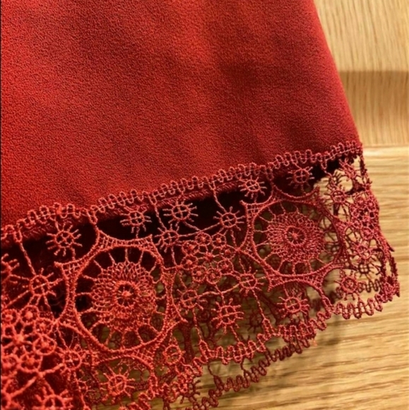 Nicholas Lace-Trim Crepe Short-Sleeve Dress - Picture 9 of 14